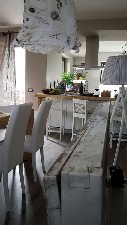 Monica Mariz casa privata albiano vista cucina con bancone antico