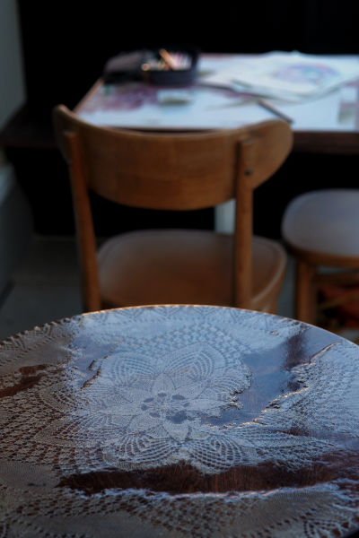 Monica Mariz pasticceria bronzetti tavolino fatto a mano